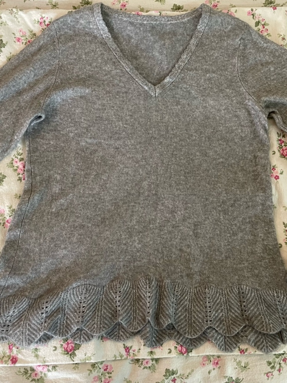 Michael Stars Gray V-Neck Sweater with Scalloped Hem / Ruffle bottom